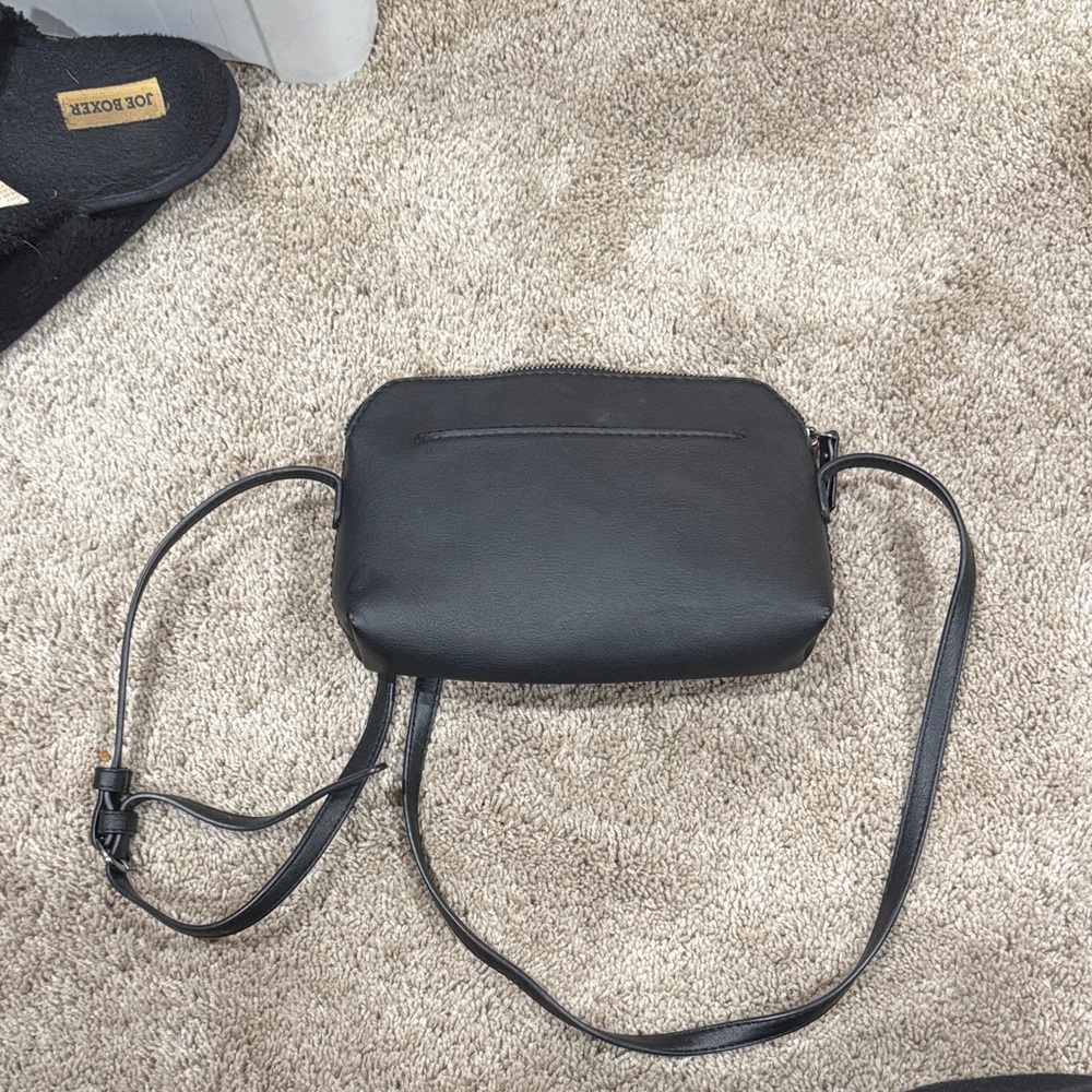Universal threads Classic Black Crossbody Bag